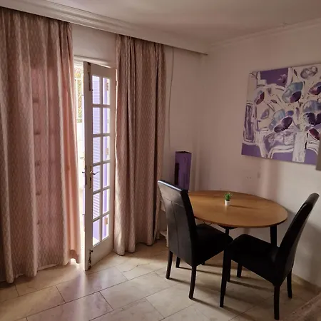 Lavanda Hotel apartamentowy 3*